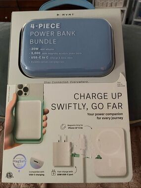 MVMT Light Blue 4-Piece Power Bank Bundle